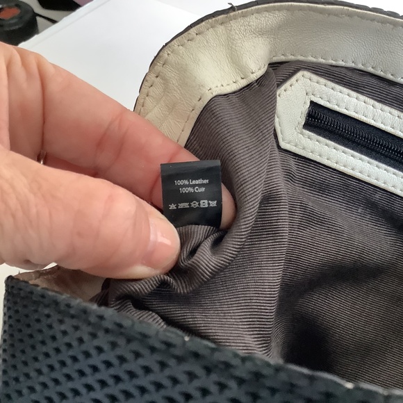 Elizabeth and James Cynnie Crossbody Bag - Picture 13 of 16